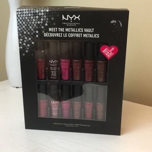 NYX meet the metallics vault